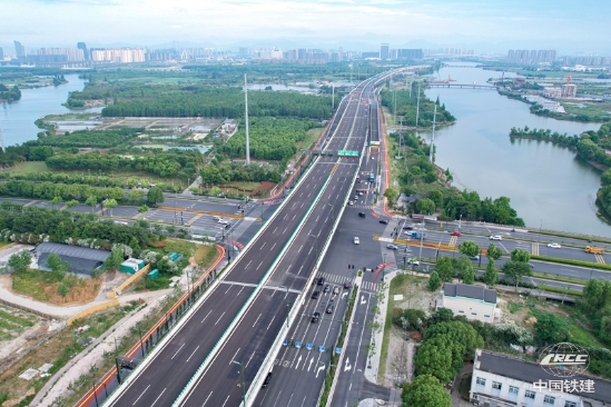 浙江省首個(gè)全方位采用綠色建造模式的大型市政道路工程——紹興綠云路智慧快速路工程I標(biāo)段(洋江西路—群賢中路段).jpg
